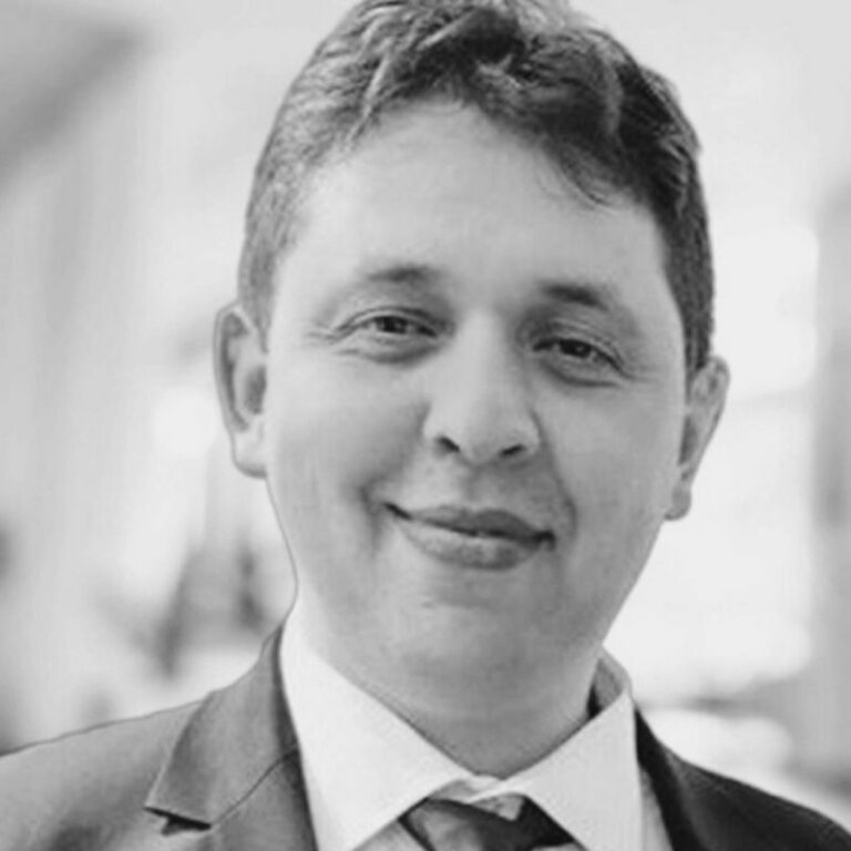 Anouar, Directeur associé